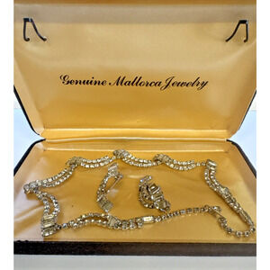 Vintage Rhinestone Necklace and Matching Pair of CLIP ON Rhinestone Earrings